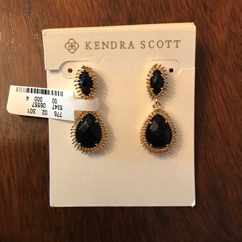New with tag Kendra Scott earrings